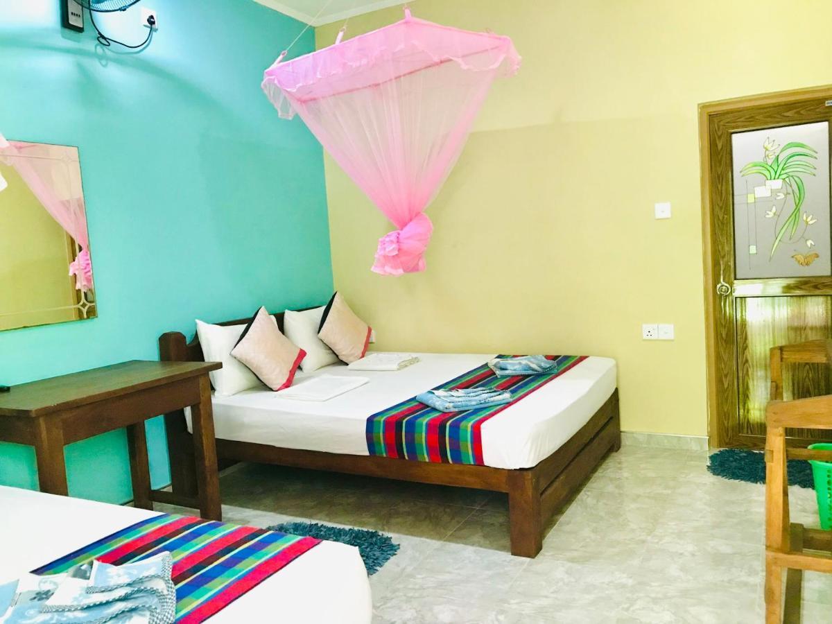 Gangadiya Lodge Σιγκιρίγια Εξωτερικό φωτογραφία