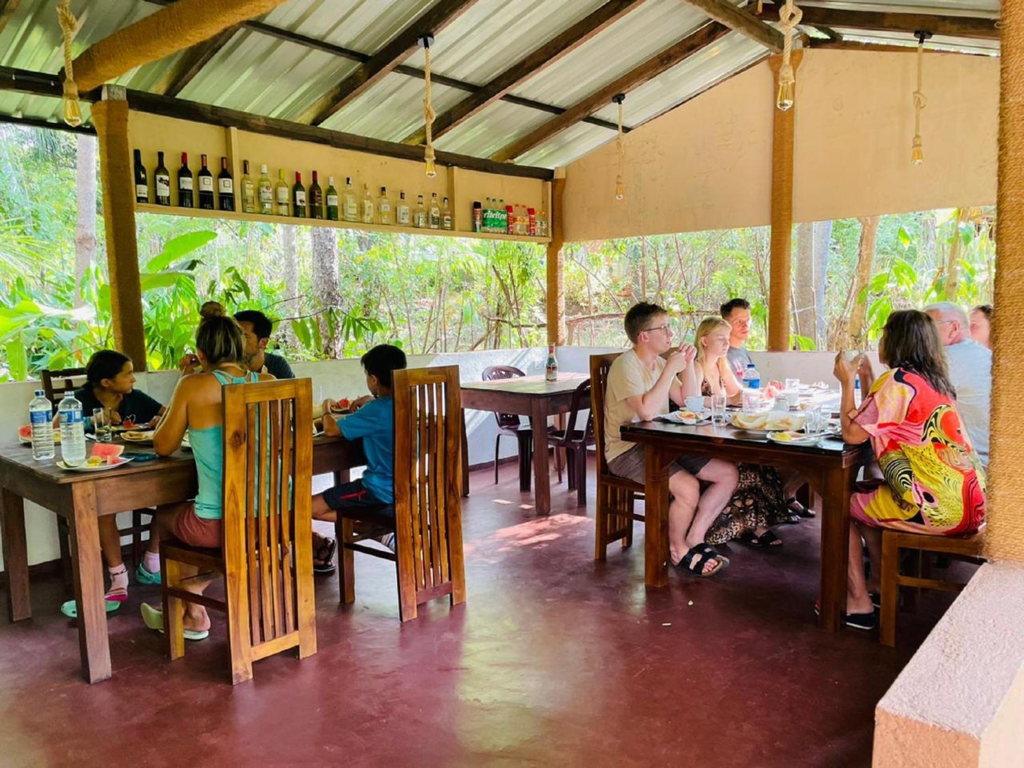 Gangadiya Lodge Σιγκιρίγια Εξωτερικό φωτογραφία